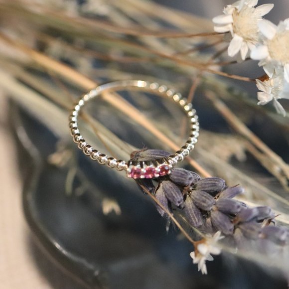 Passionate Delight - Pink tourmaline gemstone trio ring - Picture 3 of 10